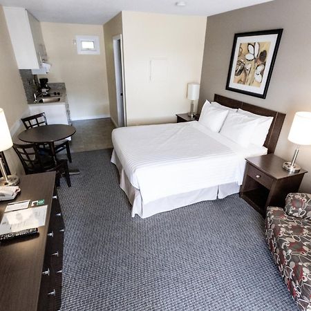 Siesta Suites Келоуна Экстерьер фото
