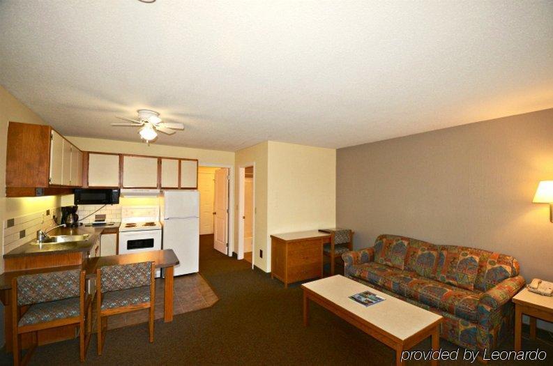 Siesta Suites Келоуна Экстерьер фото