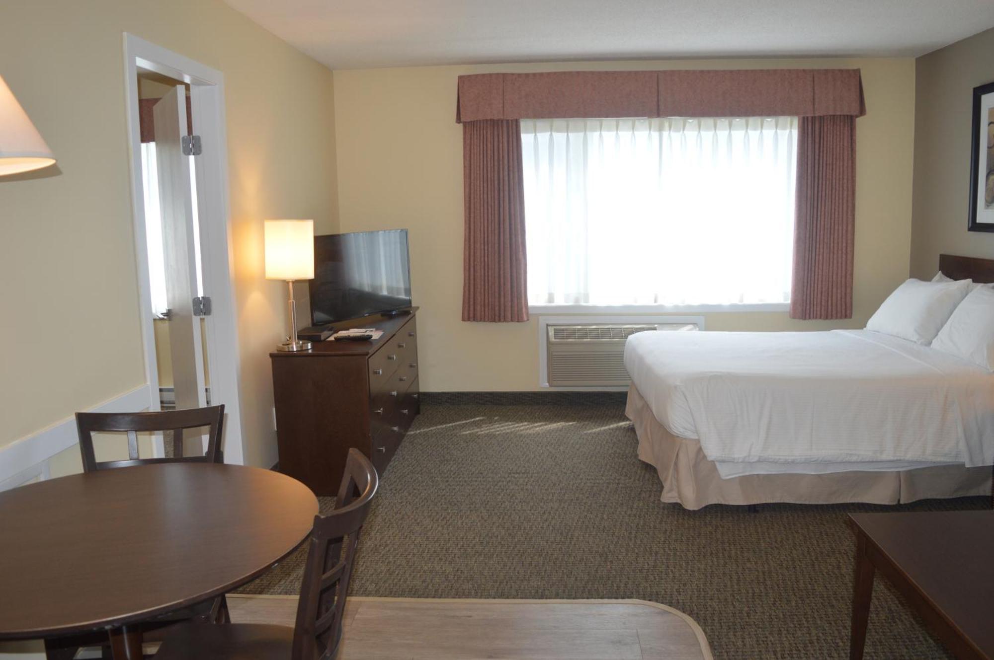 Siesta Suites Келоуна Экстерьер фото