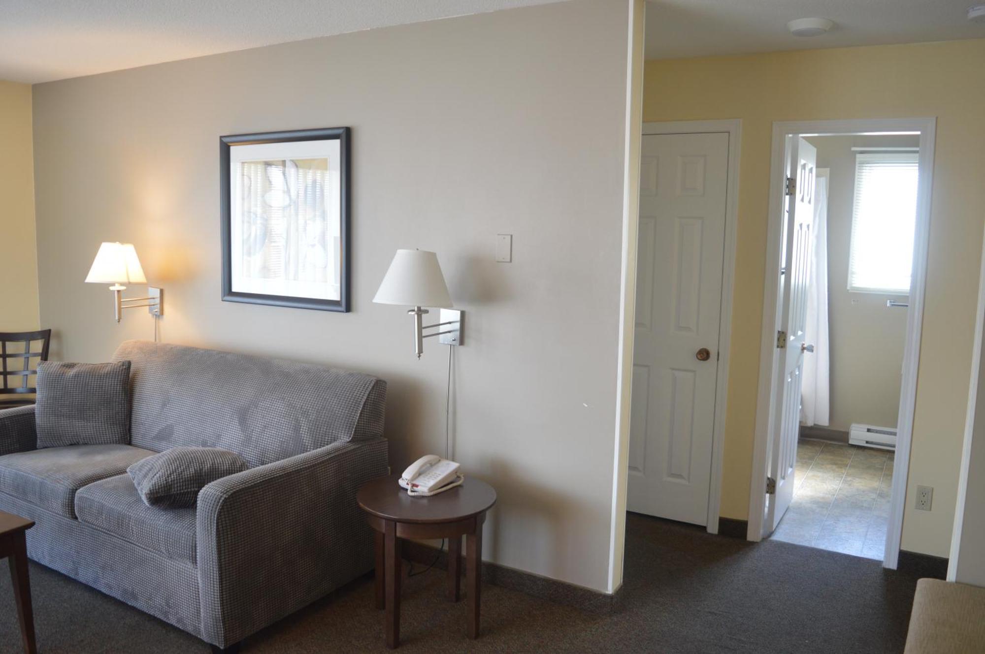 Siesta Suites Келоуна Экстерьер фото