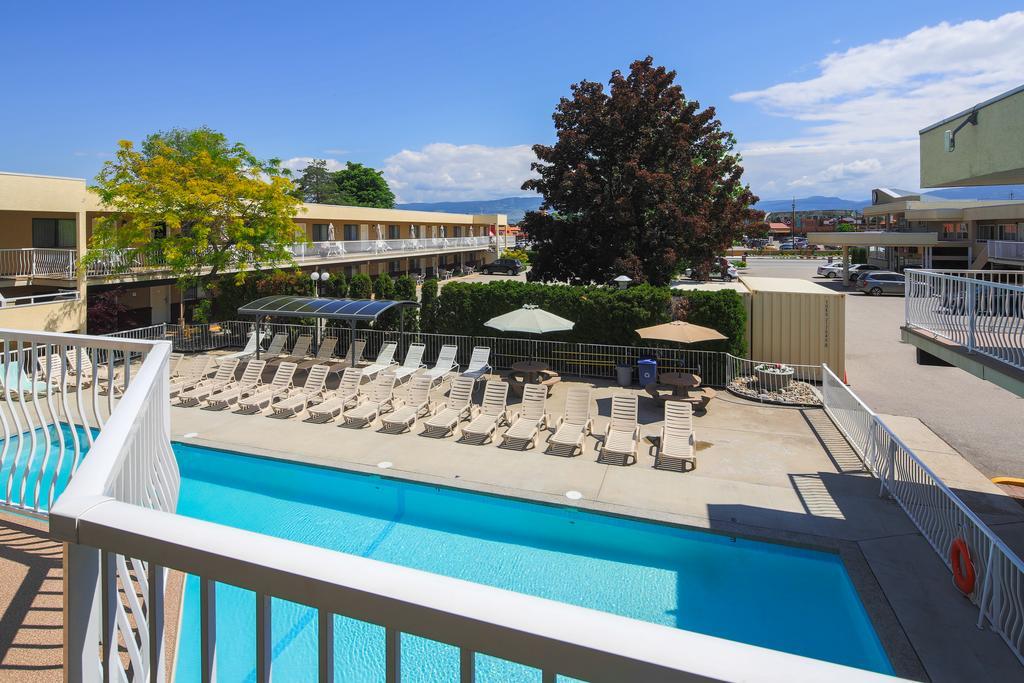 Siesta Suites Келоуна Экстерьер фото